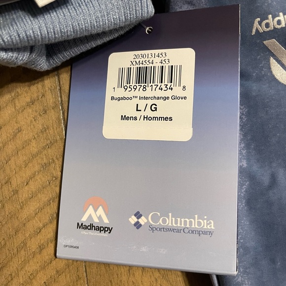 NWT MAD HAPPY GLOVES AND HAT COLLAB WITH COLUMBIA BUNDLE - Picture 4 of 6